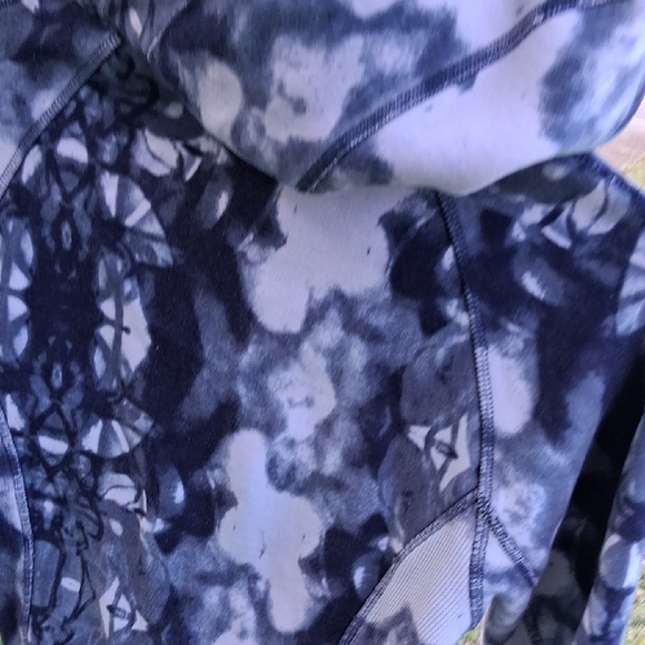 Lululemon Athletica Blue and White Zip-Up Hoodie - Picture 9 of 12